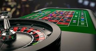 Studio produksi Monopoly Live dengan dealer profesional dan tampilan papan permainan interaktif